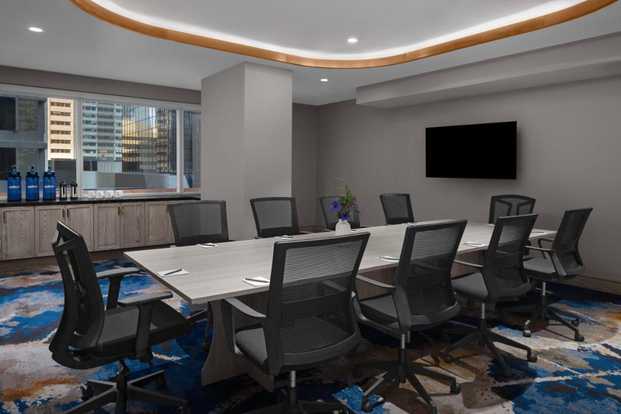 Courtyard By Marriott Calgary Downtown Hotel Ngoại thất bức ảnh