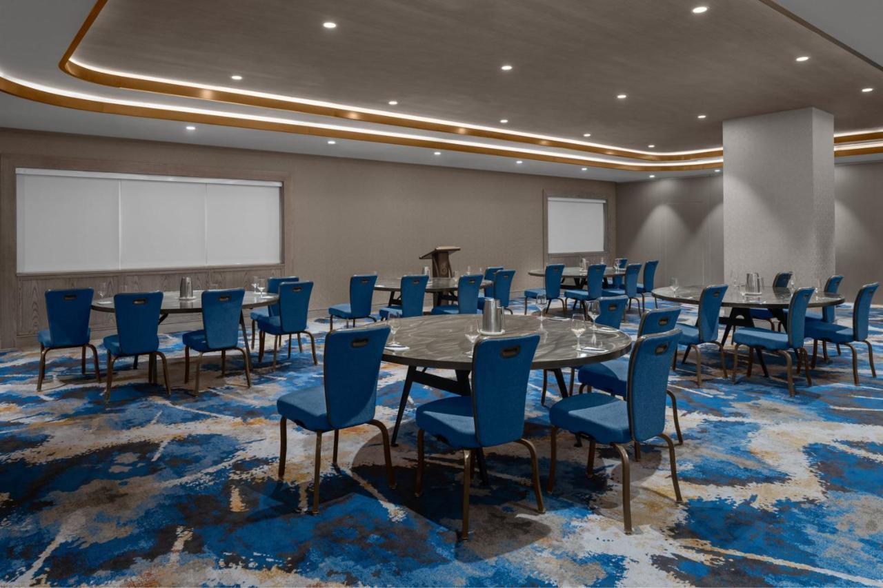 Courtyard By Marriott Calgary Downtown Hotel Ngoại thất bức ảnh